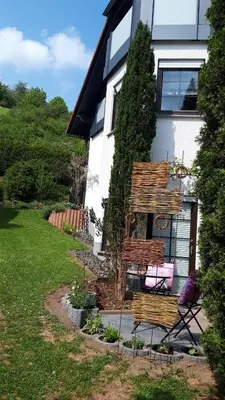 Ein Garten an der Unterkunft Fewo Hexamer