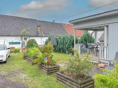 Ein Garten an der Unterkunft enjoy 4