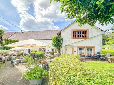 Ein Garten an der Unterkunft Enjoy 1