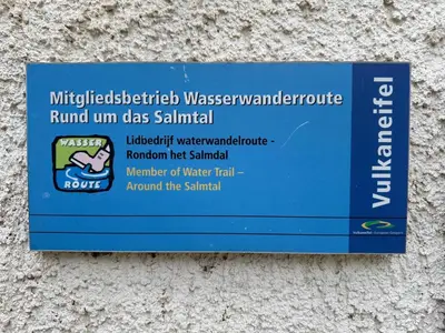 Ein Zertifikat, Auszeichnung, Logo oder anderes Dokument, das in der Unterkunft Enjoy 1 ausgestellt ist