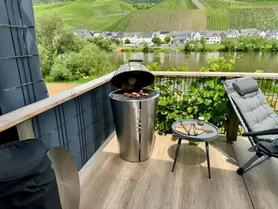 Ein Balkon oder eine Terrasse in der Unterkunft Das besondere Moselhaus-Mosel ultranah Luxus Ferienhaus Mosel