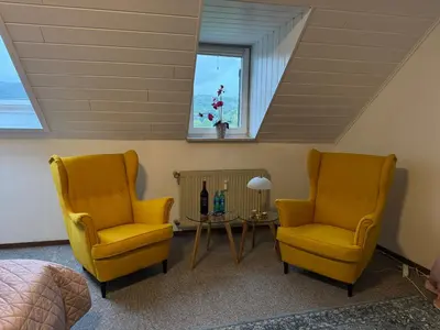 Ein Sitzbereich in der Unterkunft historisches Winzerhaus mit Moselblick