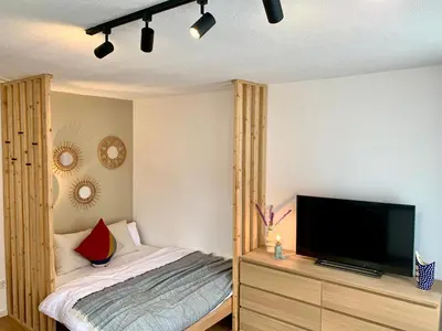 Ein Bett oder Betten in einem Zimmer der Unterkunft RiversideMosel Burg FREE Netflix PrimeVideo eBikeParking