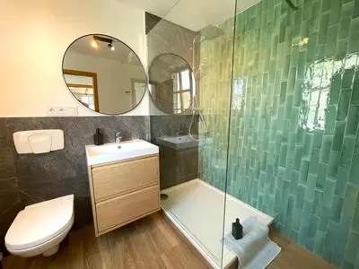 Ein Badezimmer in der Unterkunft RiversideMosel Burg FREE Netflix PrimeVideo eBikeParking