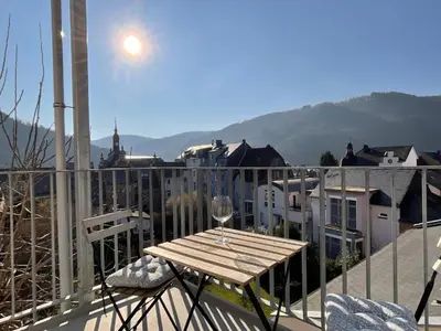 Ein allgemeiner Bergblick oder ein Berglick von der Ferienwohnung aus