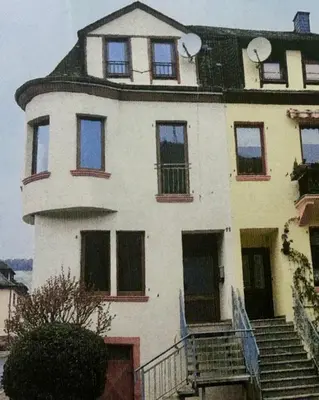Das Gebäude in dem sich die Ferienwohnung befindet