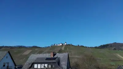 Ein allgemeiner Bergblick oder ein Berglick von der Ferienwohnung aus