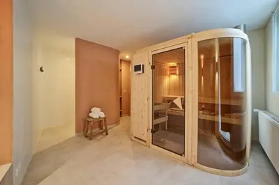 Ein Bett oder Betten in einem Zimmer der Unterkunft Moseltraum - Großzügiges Townhouse mit Sauna & Sonnenterrasse - Platz für 6 Personen - Marvin Jeske Retreats