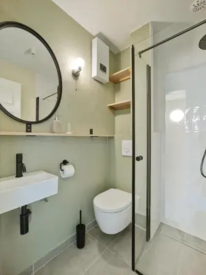 Ein Badezimmer in der Unterkunft Moseltraum - Großzügiges Townhouse mit Sauna & Sonnenterrasse - Platz für 6 Personen - Marvin Jeske Retreats