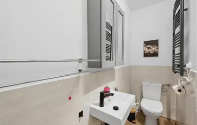 Ein Badezimmer in der Unterkunft 2 Bedroom Awesome Apartment In Malberg