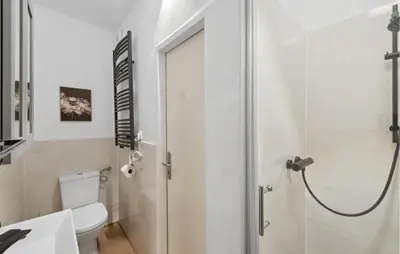 Ein Badezimmer in der Unterkunft 2 Bedroom Awesome Apartment In Malberg