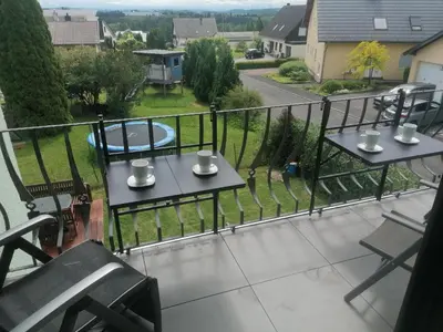 Ein Balkon oder eine Terrasse in der Unterkunft Ferienwohnung Moselhöhe