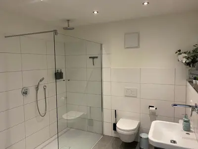 Ein Badezimmer in der Unterkunft Neu!!! Ferienwohnung Mosel 106,5