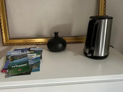 Kaffee-/Teezubehör in der Unterkunft Privatzimmer mit eigenem Bad und Blick auf den Rhein