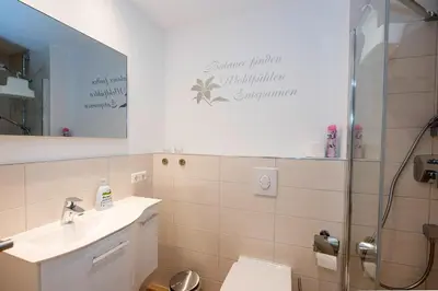 Ein Badezimmer in der Unterkunft Studio Apartment am historischen Matthiasturm