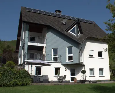 Das Gebäude in dem sich die Ferienwohnung befindet