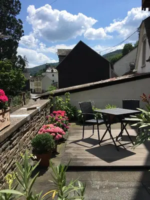 Ein allgemeiner Bergblick oder ein Berglick von der Ferienwohnung aus