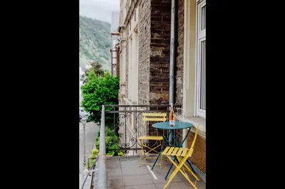 Ein allgemeiner Bergblick oder ein Berglick von der Ferienwohnung aus