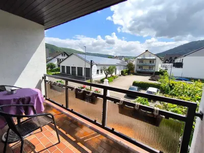 Ein allgemeiner Bergblick oder ein Berglick von der Pension aus
