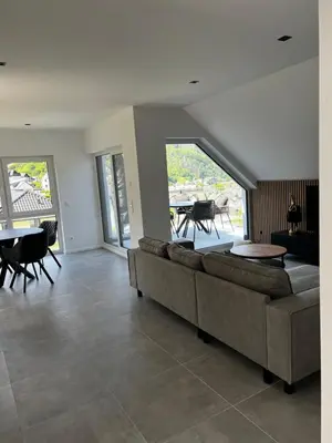 Ein Sitzbereich in der Unterkunft Ferienwohnung Weitblick