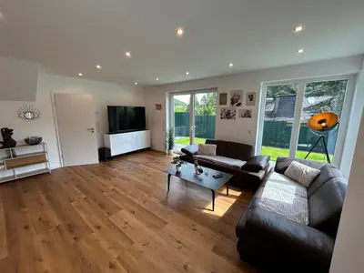 TV/Unterhaltungsangebot in der Unterkunft Wellness-Ferienhaus mit Dampfbad & Sauna am Nürburgring