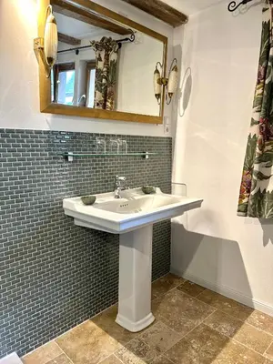 Ein Badezimmer in der Unterkunft Kutscherhaus der Burg Oberehe