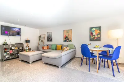 Ein Sitzbereich in der Unterkunft Eifelbergversteck Große und moderne Einliegerwohnung in Mayen