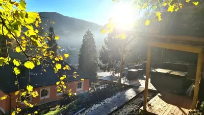 Ein allgemeiner Bergblick oder ein Berglick von der Ferienwohnung aus