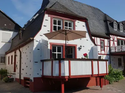 Das Gebäude in dem sich das Ferienhaus befindet