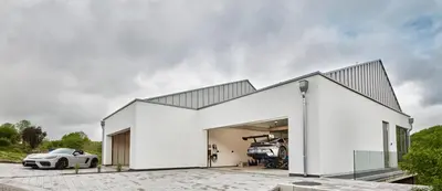 Das Gebäude in dem sich das Ferienhaus befindet