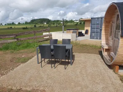 Das Gebäude in dem sich der Campingplatz befindet