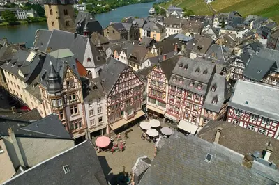 Ein allgemeiner Blick auf Bernkastel-Kues oder ein Stadtblick von des Ferienhauses aus