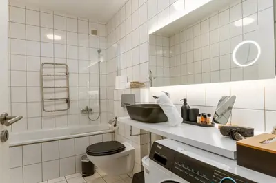 Ein Badezimmer in der Unterkunft Elbling Appartement for 2 People - Billiards - Balcony with Mosel View - Parking - Wine Barrel Bar - Fully Equipped Kitchen - Netflix - WaipuTV - 3 km from Cochem