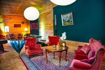 Ein Sitzbereich in der Unterkunft Bendorfer Stadl mit Whirlpool & Sauna