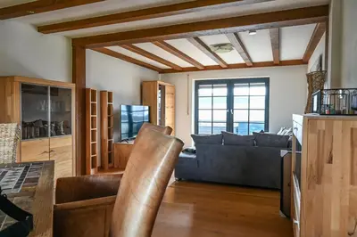Ein Sitzbereich in der Unterkunft Ferienwohnung Boxenstopp