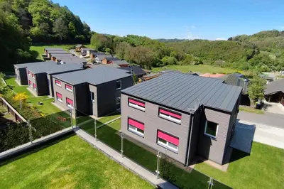 Das Gebäude in dem sich die Ferienwohnung befindet