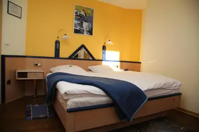 Ein Bett oder Betten in einem Zimmer der Unterkunft Gasthaus-Pension Islekhöhe Gansen