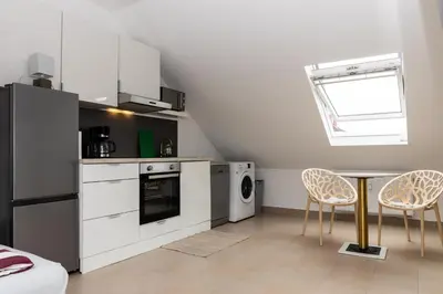 Küche/Küchenzeile in der Unterkunft Stylisches Apartment in Koblenz mit kostenlosen Parkplätzen, WLAN und voll ausgestatteter Küche