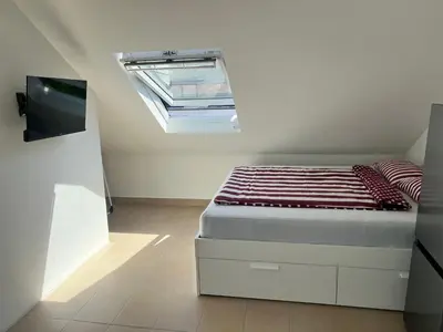 Ein Bett oder Betten in einem Zimmer der Unterkunft Stylisches Apartment in Koblenz mit kostenlosen Parkplätzen, WLAN und voll ausgestatteter Küche