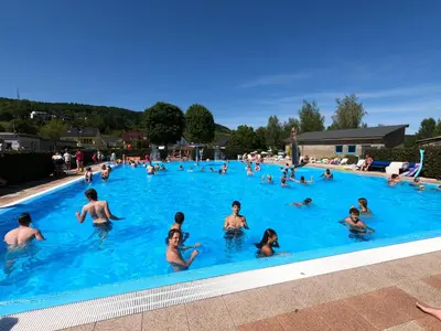 Der Swimmingpool an oder in der Nähe von Mobilheim Ohara