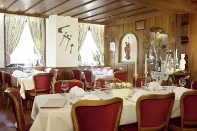 Ein Restaurant oder anderes Speiselokal in der Unterkunft Alte Weinschänke