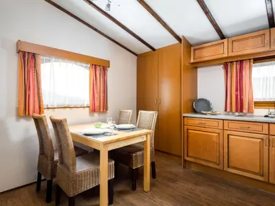 Grundriss der Unterkunft Holiday Home Holzchalet A-D by Interhome