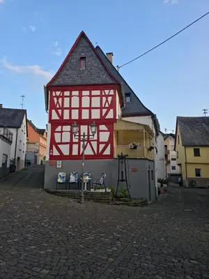 Das Gebäude in dem sich das Privatzimmer befindet