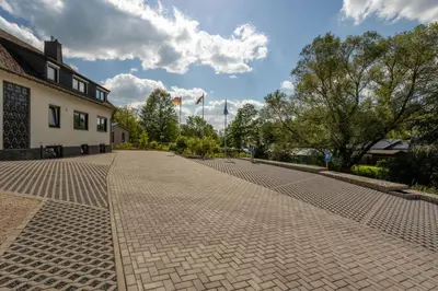 Das Gebäude in dem sich das Ferienhaus befindet