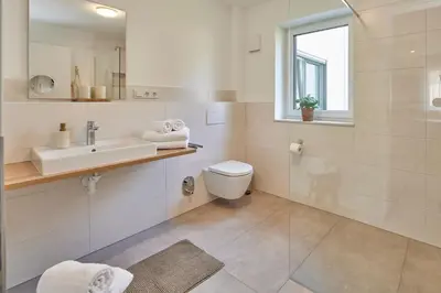 Ein Badezimmer in der Unterkunft Neu!!! Moselbleibe Weingartenhaus