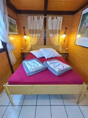 Ein Bett oder Betten in einem Zimmer der Unterkunft Ferienhaus Max in Koblenz-Güls Am Gülser Moselbogen