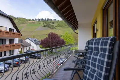 Ein allgemeiner Bergblick oder ein Berglick von der Ferienwohnung aus