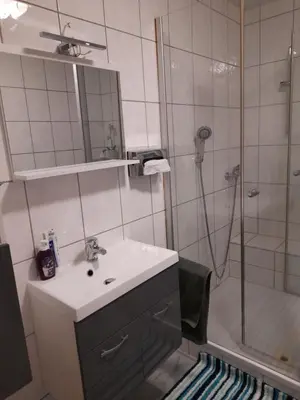 Ein Badezimmer in der Unterkunft Haus am Hügel