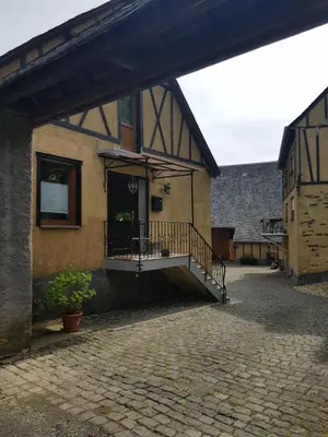 Das Gebäude in dem sich die Ferienwohnung befindet