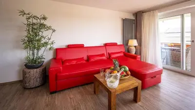 Ein Sitzbereich in der Unterkunft Ferienwohnung Maaridyll - im Maarberg Resort - in Schalkenmehren am See